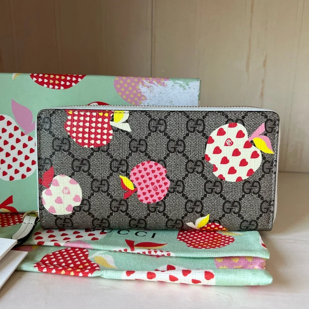 SALE ❤️GUCCI apple print round zipper long wallet 🌸🌷 - Picture 9 of 9